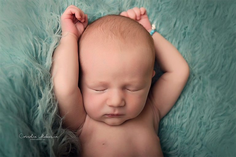 Neugeborenenbilder Neugeborenenshooting Neugeborenenfotografie newbornphotography newborn shooting Babyfotografie Babyfotograf Zug Zürich Luzern Aargau Schwyz Cornelia Moebes Photography