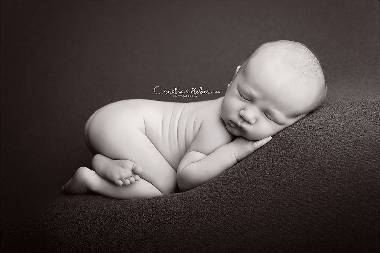 Neugeborenenbilder Neugeborenenshooting Neugeborenenfotografie newbornphotography newborn shooting Babyfotografie Babyfotograf Zug Zürich Luzern Aargau Schwyz Cornelia Moebes Photography