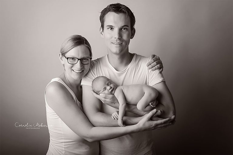 Neugeborenenbilder Neugeborenenshooting Neugeborenenfotografie newbornphotography newborn shooting Babyfotografie Babyfotograf Zug Zürich Luzern Aargau Schwyz Cornelia Moebes Photography