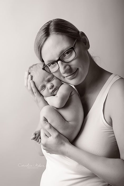Neugeborenenbilder Neugeborenenshooting Neugeborenenfotografie newbornphotography newborn shooting Babyfotografie Babyfotograf Zug Zürich Luzern Aargau Schwyz Cornelia Moebes Photography