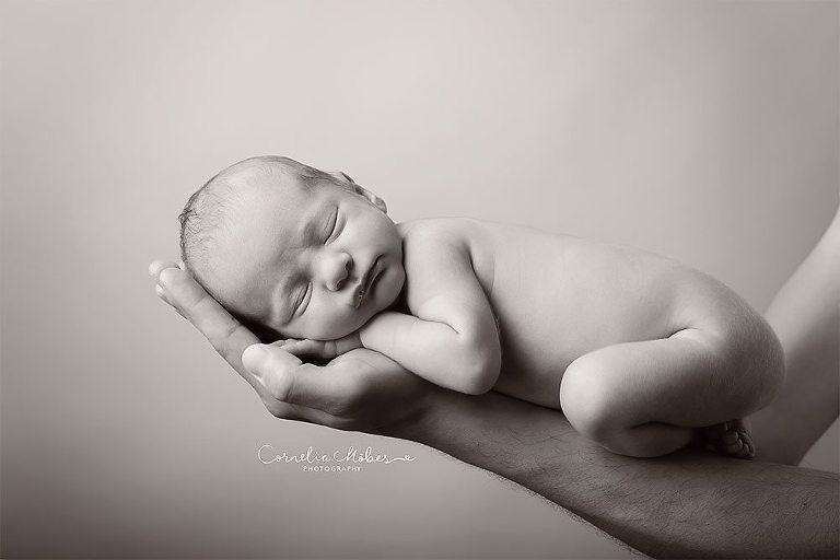 Neugeborenenbilder Neugeborenenshooting Neugeborenenfotografie newbornphotography newborn shooting Babyfotografie Babyfotograf Zug Zürich Luzern Aargau Schwyz Cornelia Moebes Photography