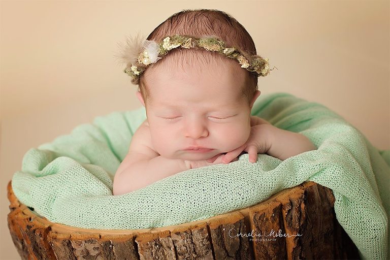 Neugeborenenbilder Neugeborenenshooting Neugeborenenfotografie newbornphotography newborn shooting Babyfotografie Babyfotograf Zug Zürich Luzern Aargau Schwyz Cornelia Moebes Photography