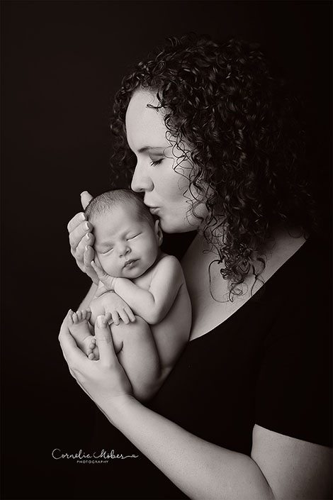 Neugeborenenbilder Neugeborenenshooting Neugeborenenfotografie newbornphotography newborn shooting Babyfotografie Babyfotograf Zug Zürich Luzern Aargau Schwyz Cornelia Moebes Photography