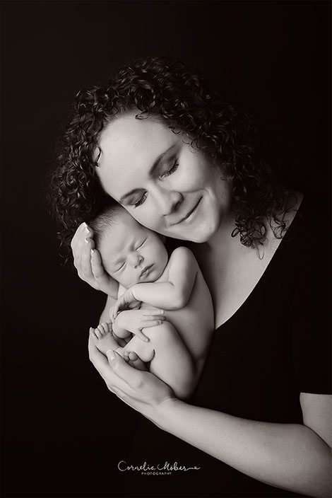 Neugeborenenbilder Neugeborenenshooting Neugeborenenfotografie newbornphotography newborn shooting Babyfotografie Babyfotograf Zug Zürich Luzern Aargau Schwyz Cornelia Moebes Photography