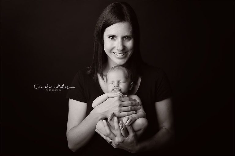 Neugeborenenbilder Neugeborenenshooting Neugeborenenfotografie newbornphotography newborn shooting Babyfotografie Babyfotograf Zug Zürich Luzern Aargau Schwyz Cornelia Moebes Photography