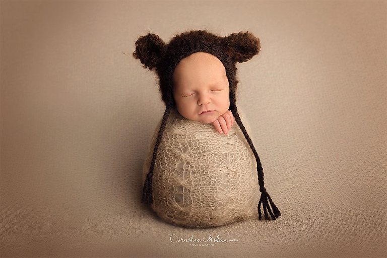 Neugeborenenbilder Neugeborenenshooting Neugeborenenfotografie newbornphotography newborn shooting Babyfotografie Babyfotograf Zug Zürich Luzern Aargau Schwyz Cornelia Moebes Photography