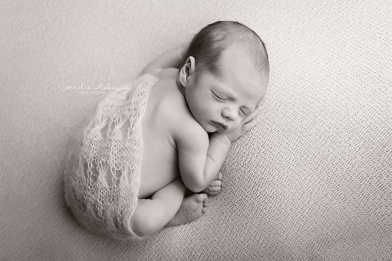 Neugeborenenbilder Neugeborenenshooting Neugeborenenfotografie newbornphotography newborn shooting Babyfotografie Babyfotograf Zug Zürich Luzern Aargau Schwyz Cornelia Moebes Photography