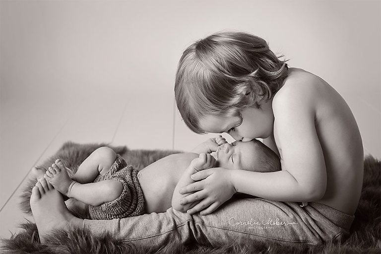 Neugeborenenbilder Neugeborenenshooting Neugeborenenfotografie newbornphotography newborn shooting Babyfotografie Babyfotograf Zug Zürich Luzern Aargau Schwyz Cornelia Moebes Photography