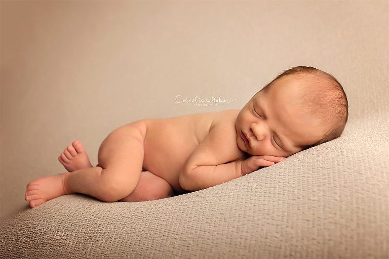 Neugeborenenbilder Neugeborenenshooting Neugeborenenfotografie newbornphotography newborn shooting Babyfotografie Babyfotograf Zug Zürich Luzern Aargau Schwyz Cornelia Moebes Photography