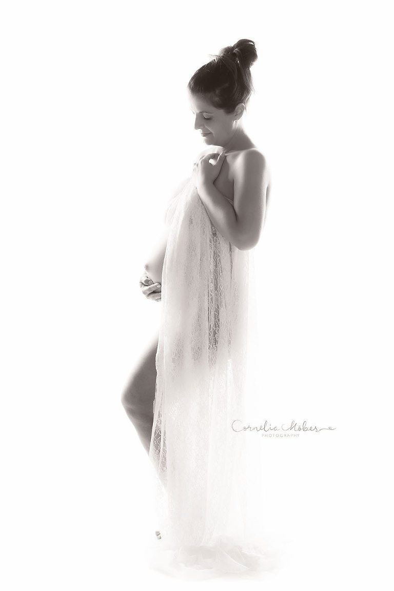 Schwangerschaftsfotos-Schwangerschaftsshooting Schwangerschaftsfotografie Babybauch Shooting maternity photographer Mutterschaft Babyfotograf Babyshooting newbornshooting Neugeborenenfotografie Cornelia Moebes Photography Schweiz Zuerich Luzern Zug Aargau Schwyz