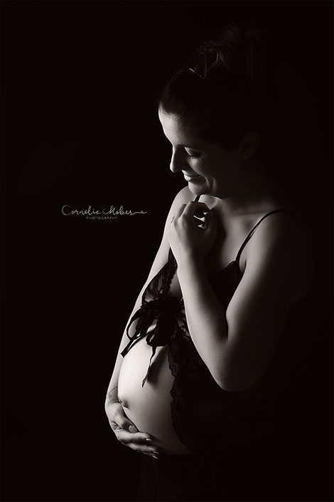 Schwangerschaftsfotos-Schwangerschaftsshooting Schwangerschaftsfotografie Babybauch Shooting maternity photographer Mutterschaft Babyfotograf Babyshooting newbornshooting Neugeborenenfotografie Cornelia Moebes Photography Schweiz Zuerich Luzern Zug Aargau Schwyz