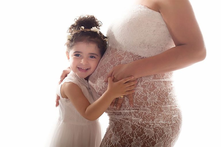 Schwangerschaftsfotos-Schwangerschaftsshooting Schwangerschaftsfotografie Babybauch Shooting maternity photographer Mutterschaft Babyfotograf Babyshooting newbornshooting Neugeborenenfotografie Cornelia Moebes Photography Schweiz Zuerich Luzern Zug Aargau Schwyz