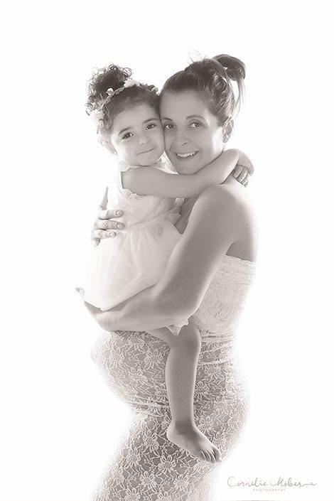 Schwangerschaftsfotos-Schwangerschaftsshooting Schwangerschaftsfotografie Babybauch Shooting maternity photographer Mutterschaft Babyfotograf Babyshooting newbornshooting Neugeborenenfotografie Cornelia Moebes Photography Schweiz Zuerich Luzern Zug Aargau Schwyz