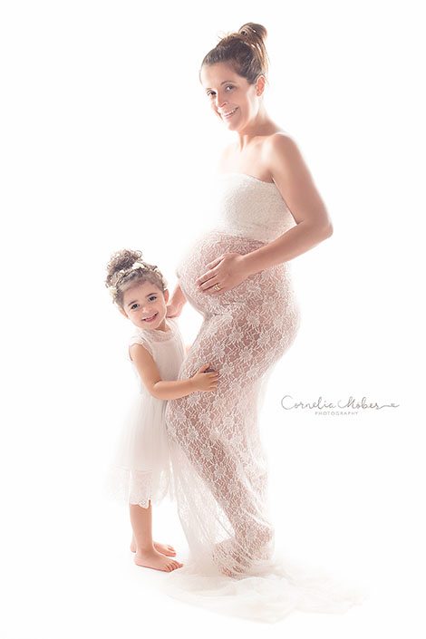Schwangerschaftsfotos-Schwangerschaftsshooting Schwangerschaftsfotografie Babybauch Shooting maternity photographer Mutterschaft Babyfotograf Babyshooting newbornshooting Neugeborenenfotografie Cornelia Moebes Photography Schweiz Zuerich Luzern Zug Aargau Schwyz