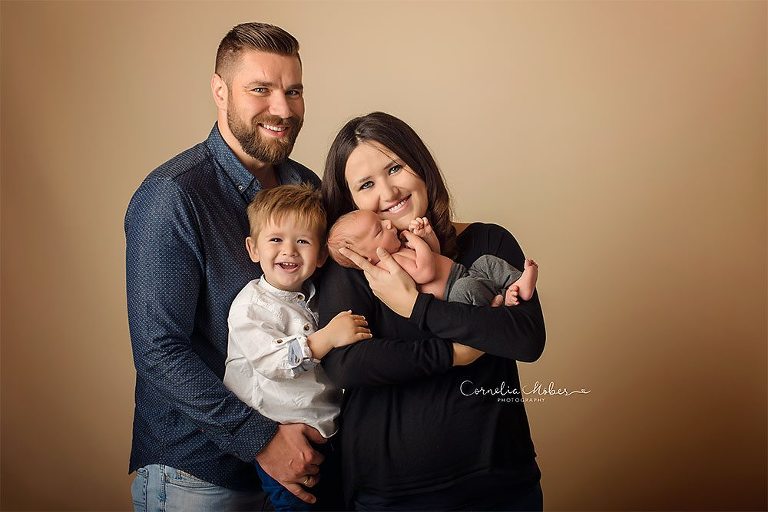 Neugeborenenbilder Neugeborenenshooting Neugeborenenfotografie newbornphotography newborn shooting Babyfotografie Babyfotograf Zug Zürich Luzern Aargau Schwyz Cornelia Moebes Photography