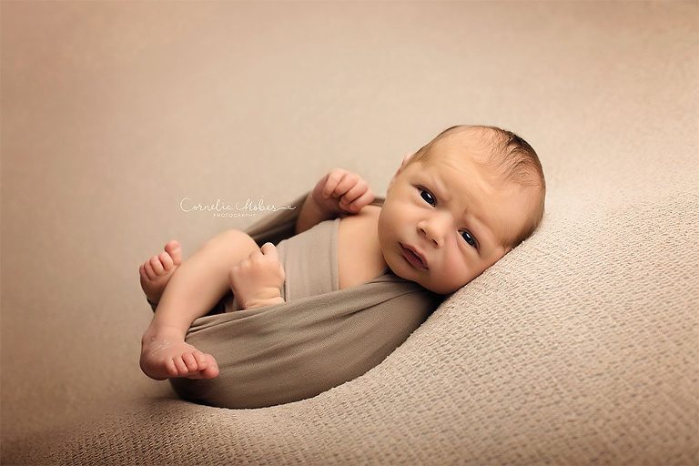 Neugeborenenbilder Neugeborenenshooting Neugeborenenfotografie newbornphotography newborn shooting Babyfotografie Babyfotograf Zug Zürich Luzern Aargau Schwyz Cornelia Moebes Photography