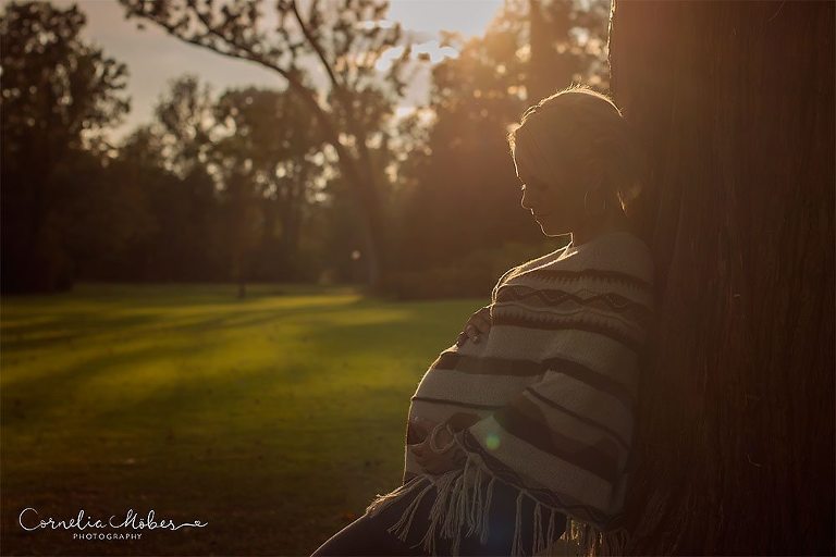 Schwangerschaftsfotos-Schwangerschaftsshooting Schwangerschaftsfotografie Babybauch Shooting maternity photographer Mutterschaft Babyfotograf Babyshooting newbornshooting Neugeborenenfotografie Cornelia Moebes Photography Schweiz Zuerich Luzern Zug Aargau Schwyz