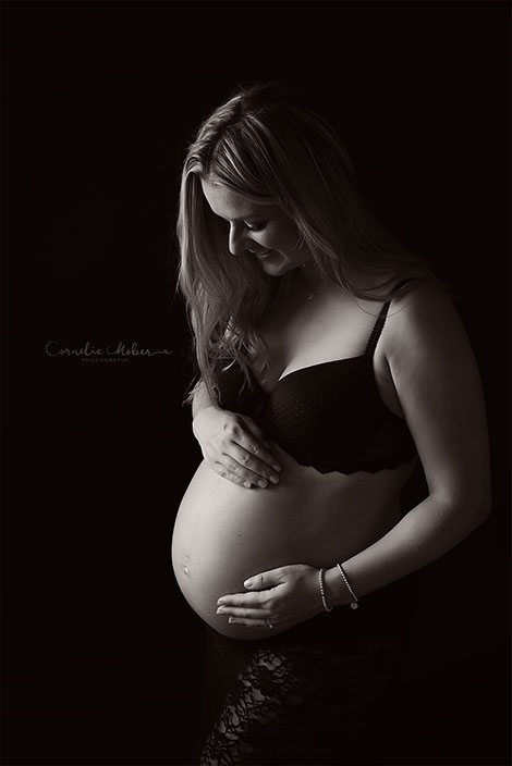 Schwangerschaftsfotos-Schwangerschaftsshooting Schwangerschaftsfotografie Babybauch Shooting maternity photographer Mutterschaft Babyfotograf Babyshooting newbornshooting Neugeborenenfotografie Cornelia Moebes Photography Schweiz Zuerich Luzern Zug Aargau Schwyz