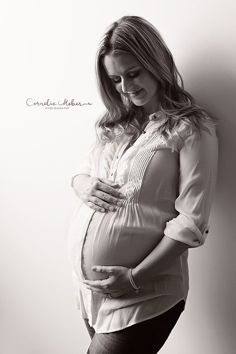 Schwangerschaftsfotos-Schwangerschaftsshooting Schwangerschaftsfotografie Babybauch Shooting maternity photographer Mutterschaft Babyfotograf Babyshooting newbornshooting Neugeborenenfotografie Cornelia Moebes Photography Schweiz Zuerich Luzern Zug Aargau Schwyz