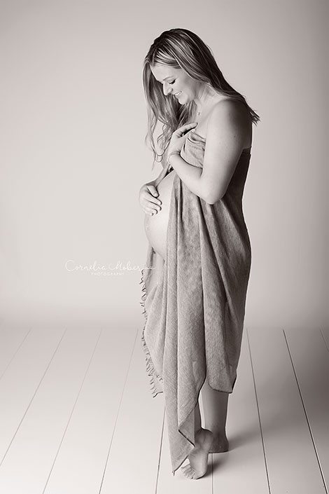 Schwangerschaftsfotos-Schwangerschaftsshooting Schwangerschaftsfotografie Babybauch Shooting maternity photographer Mutterschaft Babyfotograf Babyshooting newbornshooting Neugeborenenfotografie Cornelia Moebes Photography Schweiz Zuerich Luzern Zug Aargau Schwyz