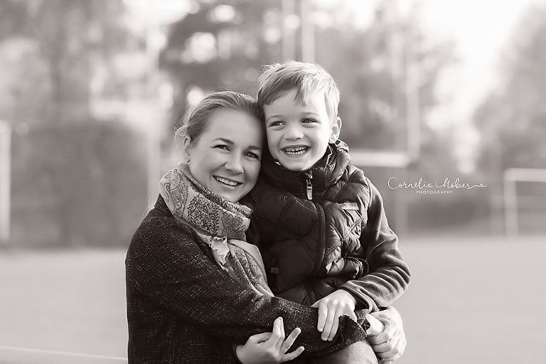 Familienfotos Familienshooting Family Photographer Kinderfotos Kinderfotografie Child Portraits Cornelia Moebes Photography