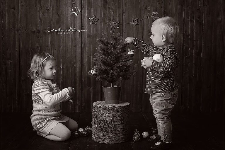 Weihnachtsshooting Portrait Photographer Familienfotos Familienshooting Kinderportraits Kinderfotograf Zug Zuerich Luzern Cornelia Moebes Photography
