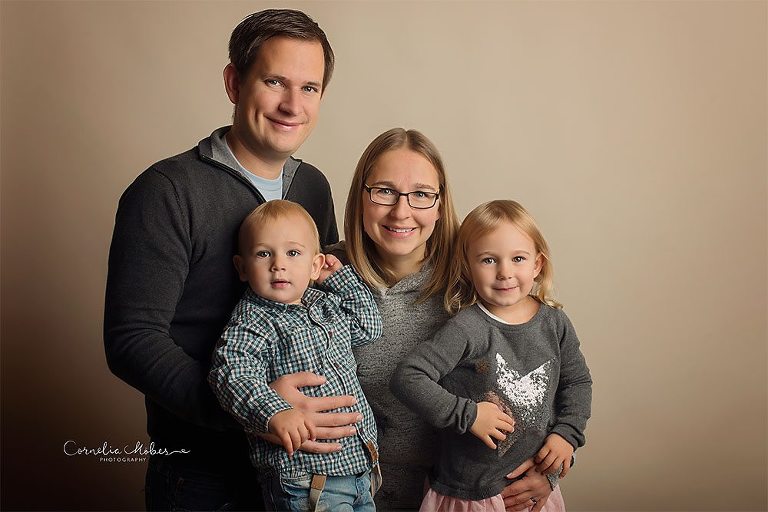 Weihnachtsshooting Portrait Photographer Familienfotos Familienshooting Kinderportraits Kinderfotograf Zug Zuerich Luzern Cornelia Moebes Photography