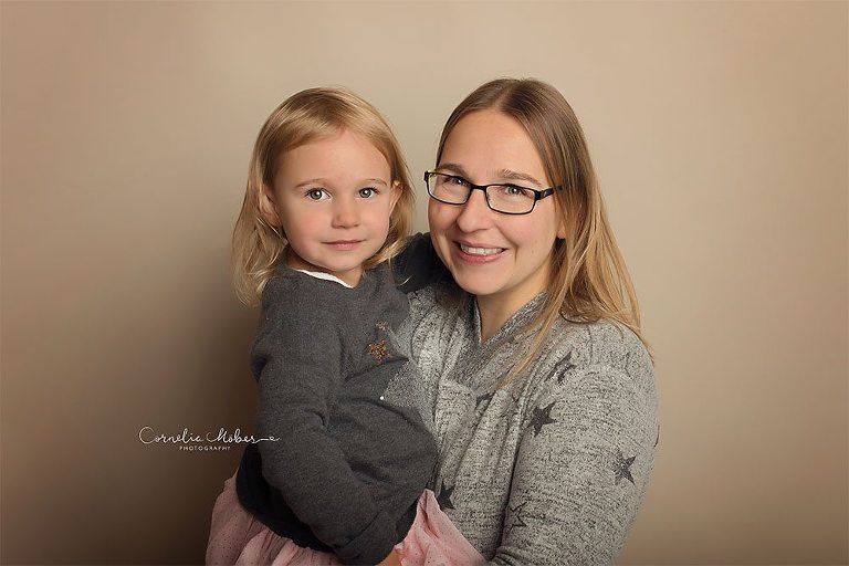 Weihnachtsshooting Portrait Photographer Familienfotos Familienshooting Kinderportraits Kinderfotograf Zug Zuerich Luzern Cornelia Moebes Photography