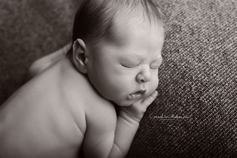 Neugeborenenbilder Neugeborenenshooting Neugeborenenfotografie newbornphotography newborn shooting Babyfotografie Babyfotograf Zug Zürich Luzern Aargau Schwyz Cornelia Moebes Photography