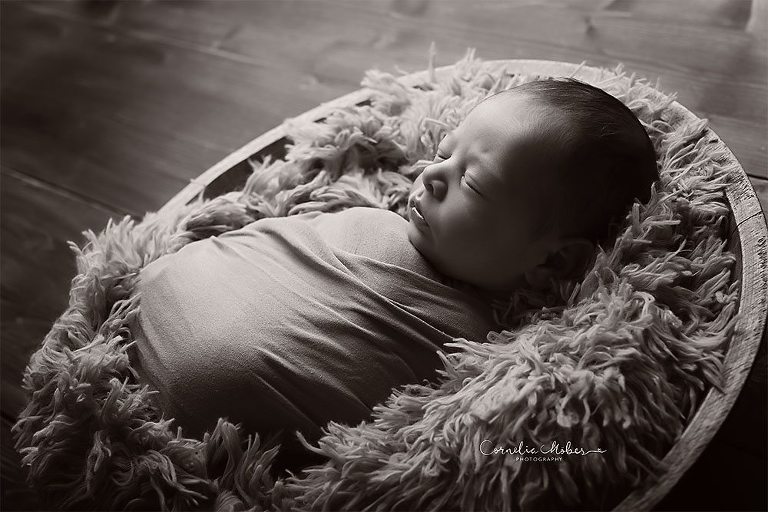 Neugeborenenbilder Neugeborenenshooting Neugeborenenfotografie newbornphotography newborn shooting Babyfotografie Babyfotograf Zug Zürich Luzern Aargau Schwyz Cornelia Moebes Photography