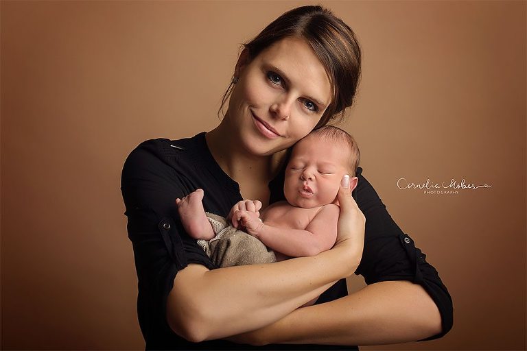 Neugeborenenbilder Neugeborenenshooting Neugeborenenfotografie newbornphotography newborn shooting Babyfotografie Babyfotograf Zug Zürich Luzern Aargau Schwyz Cornelia Moebes Photography