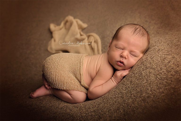 Neugeborenenbilder Neugeborenenshooting Neugeborenenfotografie newbornphotography newborn shooting Babyfotografie Babyfotograf Zug Zürich Luzern Aargau Schwyz Cornelia Moebes Photography