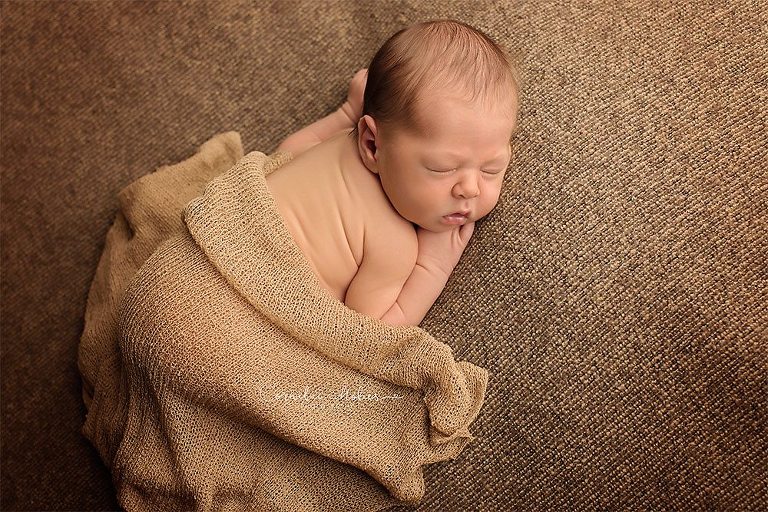 Neugeborenenbilder Neugeborenenshooting Neugeborenenfotografie newbornphotography newborn shooting Babyfotografie Babyfotograf Zug Zürich Luzern Aargau Schwyz Cornelia Moebes Photography