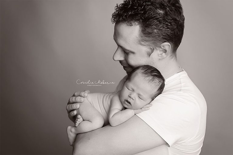 Neugeborenenfots newbornshooting Neugeborenenfotografie Babyfotografie Babyfotograf portrait photographer Zug Zuerich Luzern Family portraits Cornelia Moebes Photography