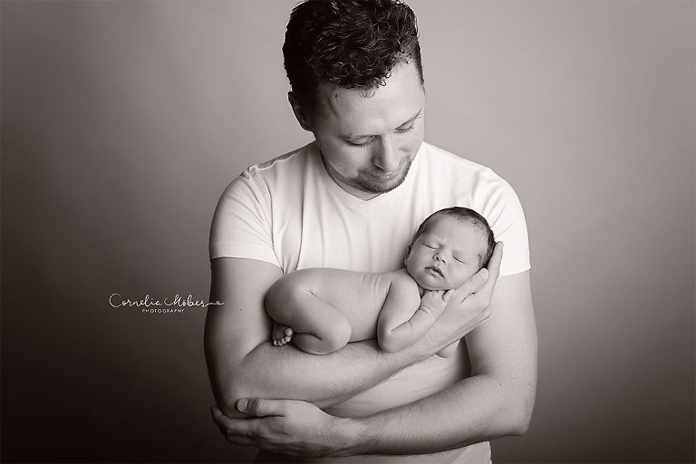 Neugeborenenfots newbornshooting Neugeborenenfotografie Babyfotografie Babyfotograf portrait photographer Zug Zuerich Luzern Family portraits Cornelia Moebes Photography