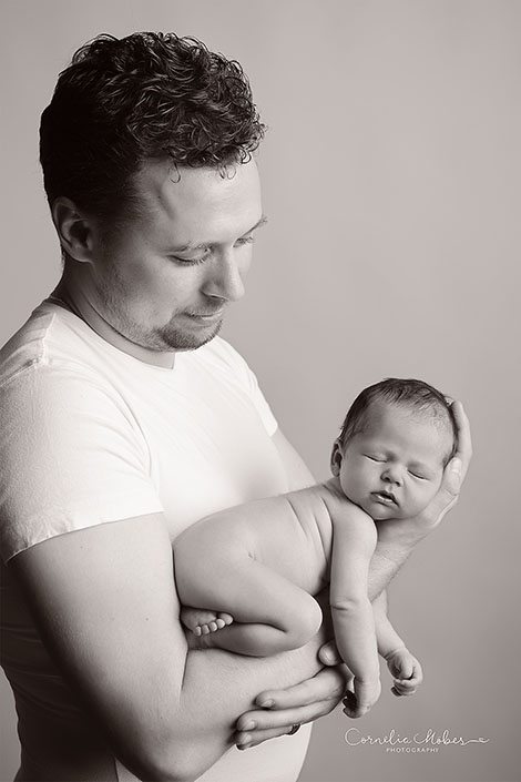 Neugeborenenfots newbornshooting Neugeborenenfotografie Babyfotografie Babyfotograf portrait photographer Zug Zuerich Luzern Family portraits Cornelia Moebes Photography