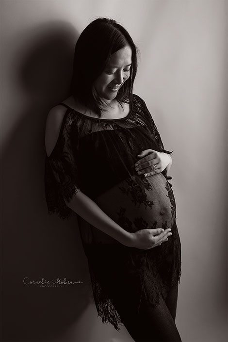 Schwangerschaftsfotos-Schwangerschaftsshooting Schwangerschaftsfotografie Babybauch Shooting maternity photographer Mutterschaft Babyfotograf Babyshooting newbornshooting Neugeborenenfotografie Cornelia Moebes Photography Schweiz Zuerich Luzern Zug Aargau Schwyz