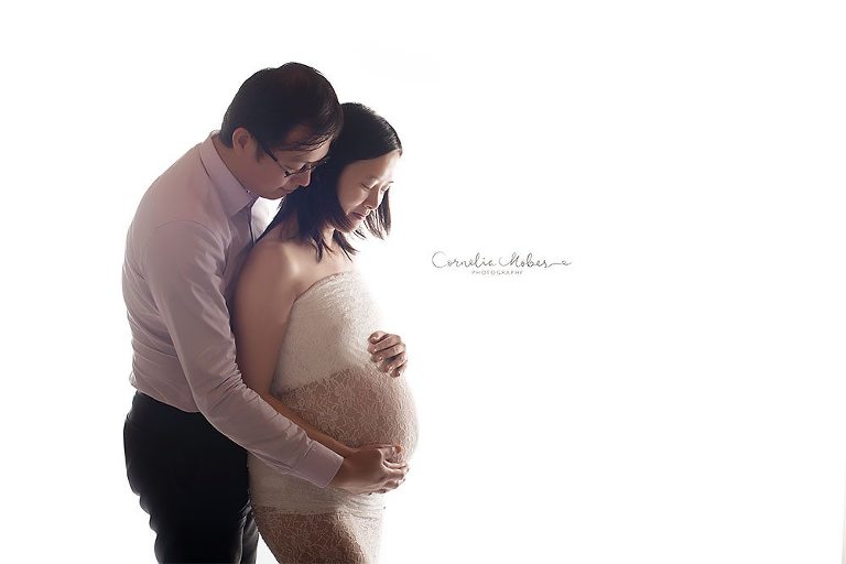 Schwangerschaftsfotos-Schwangerschaftsshooting Schwangerschaftsfotografie Babybauch Shooting maternity photographer Mutterschaft Babyfotograf Babyshooting newbornshooting Neugeborenenfotografie Cornelia Moebes Photography Schweiz Zuerich Luzern Zug Aargau Schwyz