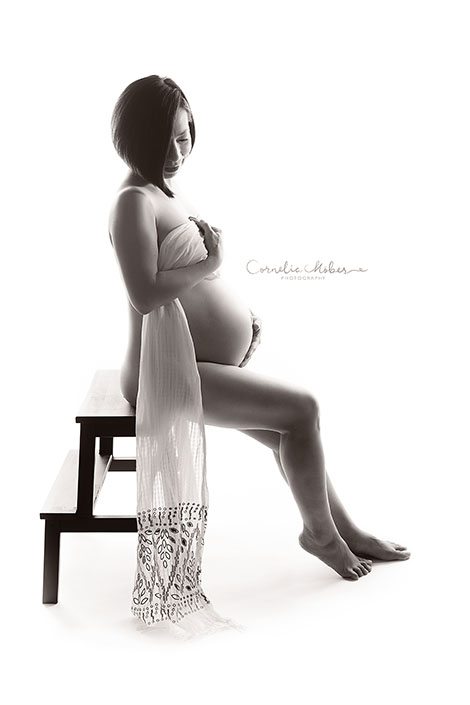 Schwangerschaftsfotos-Schwangerschaftsshooting Schwangerschaftsfotografie Babybauch Shooting maternity photographer Mutterschaft Babyfotograf Babyshooting newbornshooting Neugeborenenfotografie Cornelia Moebes Photography Schweiz Zuerich Luzern Zug Aargau Schwyz