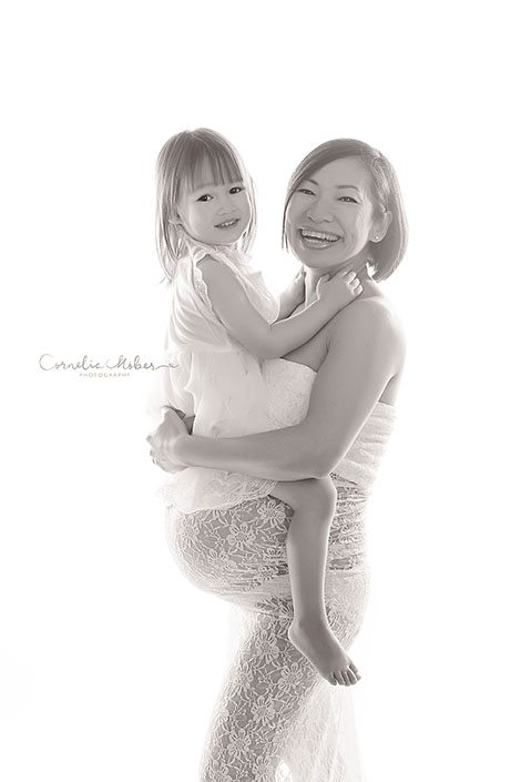 Schwangerschaftsfotos-Schwangerschaftsshooting Schwangerschaftsfotografie Babybauch Shooting maternity photographer Mutterschaft Babyfotograf Babyshooting newbornshooting Neugeborenenfotografie Cornelia Moebes Photography Schweiz Zuerich Luzern Zug Aargau Schwyz