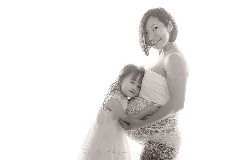 Schwangerschaftsfotos-Schwangerschaftsshooting Schwangerschaftsfotografie Babybauch Shooting maternity photographer Mutterschaft Babyfotograf Babyshooting newbornshooting Neugeborenenfotografie Cornelia Moebes Photography Schweiz Zuerich Luzern Zug Aargau Schwyz