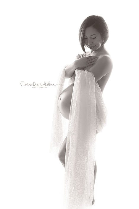 Schwangerschaftsfotos-Schwangerschaftsshooting Schwangerschaftsfotografie Babybauch Shooting maternity photographer Mutterschaft Babyfotograf Babyshooting newbornshooting Neugeborenenfotografie Cornelia Moebes Photography Schweiz Zuerich Luzern Zug Aargau Schwyz