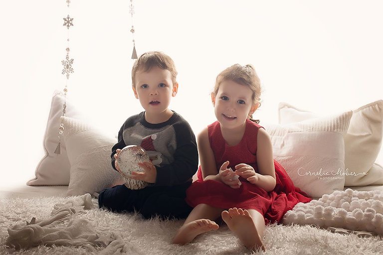 Weihnachtsshooting Christmas Minis Adventszeit Familienfotos Kinderportraits Weihnachtsportraits child portraits family photographer Cornelia Moebes Photography