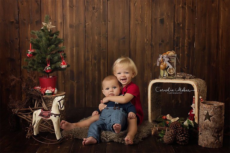 Weihnachtsshooting Christmas Minis Adventszeit Familienfotos Kinderportraits Weihnachtsportraits child portraits family photographer Cornelia Moebes Photography