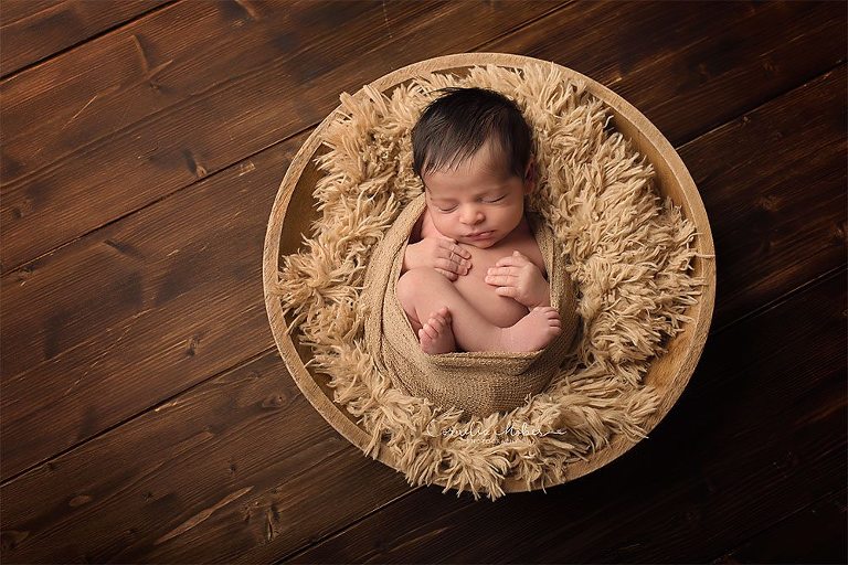 Neugeborenenbilder Neugeborenenshooting Neugeborenenfotografie newbornphotography newborn shooting Babyfotografie Babyfotograf Zug Zürich Luzern Aargau Schwyz Cornelia Moebes Photography