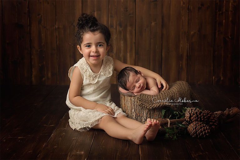 Neugeborenenbilder Neugeborenenshooting Neugeborenenfotografie newbornphotography newborn shooting Babyfotografie Babyfotograf Zug Zürich Luzern Aargau Schwyz Cornelia Moebes Photography