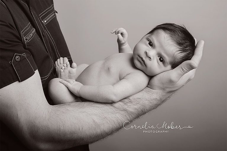 Neugeborenenbilder Neugeborenenshooting Neugeborenenfotografie newbornphotography newborn shooting Babyfotografie Babyfotograf Zug Zürich Luzern Aargau Schwyz Cornelia Moebes Photography