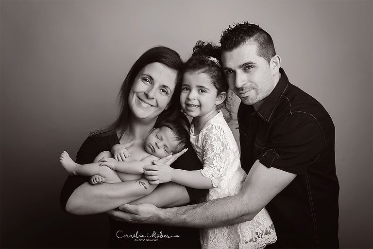 Neugeborenenbilder Neugeborenenshooting Neugeborenenfotografie newbornphotography newborn shooting Babyfotografie Babyfotograf Zug Zürich Luzern Aargau Schwyz Cornelia Moebes Photography