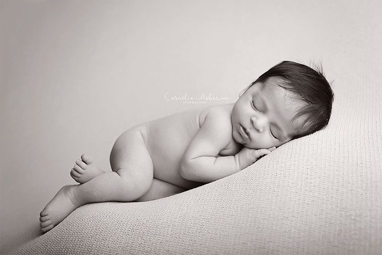 Neugeborenenbilder Neugeborenenshooting Neugeborenenfotografie newbornphotography newborn shooting Babyfotografie Babyfotograf Zug Zürich Luzern Aargau Schwyz Cornelia Moebes Photography