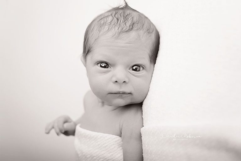 Neugeborenenbilder Neugeborenenshooting Neugeborenenfotografie newbornphotography newborn shooting Babyfotografie Babyfotograf Zug Zürich Luzern Aargau Schwyz Cornelia Moebes Photography